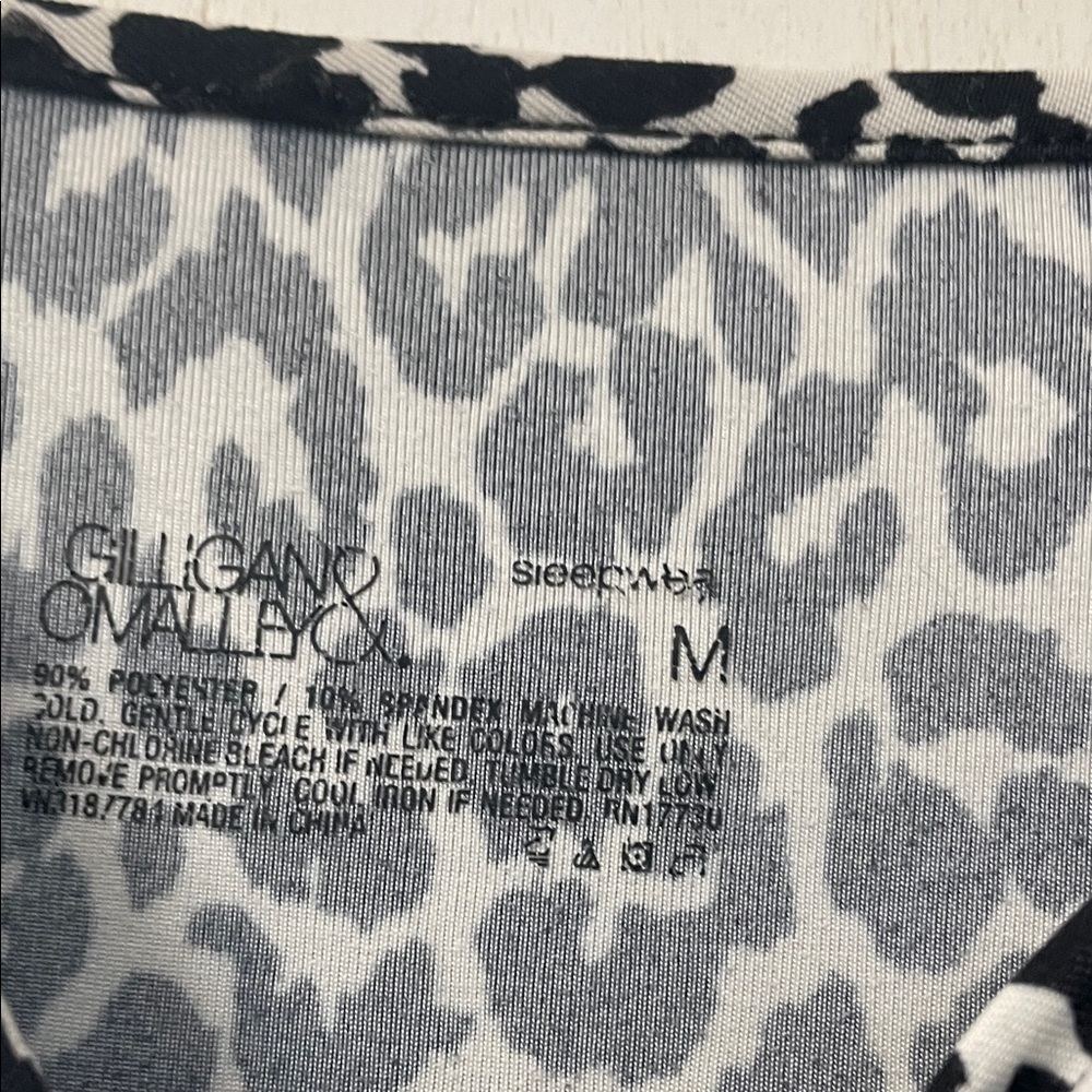 Gilligan & O'Malley Black and White Leopard print negligee - Picture 2 of 9